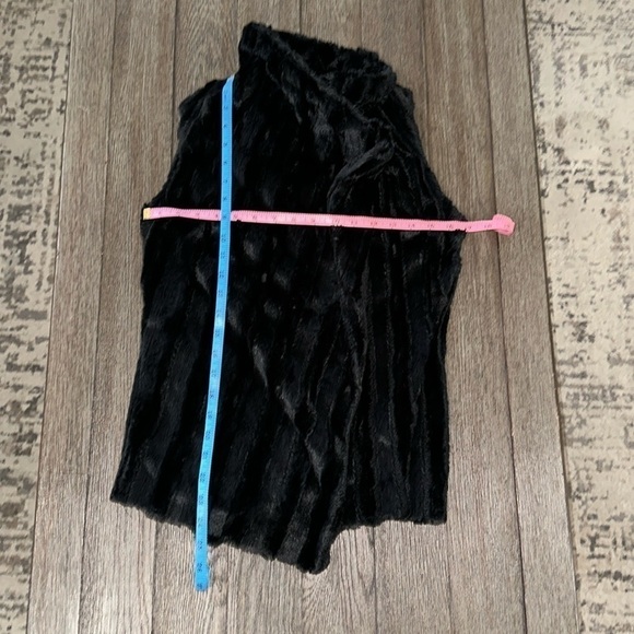 5/48 Faux Fur Vest - Picture 7 of 9